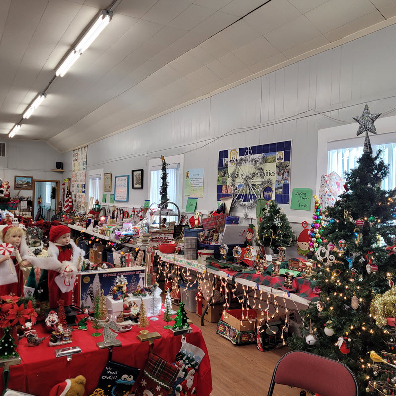 Christmas Sale, La Pine Grange